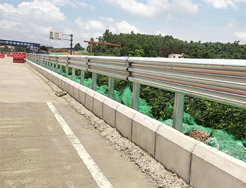 道路波形護欄型號