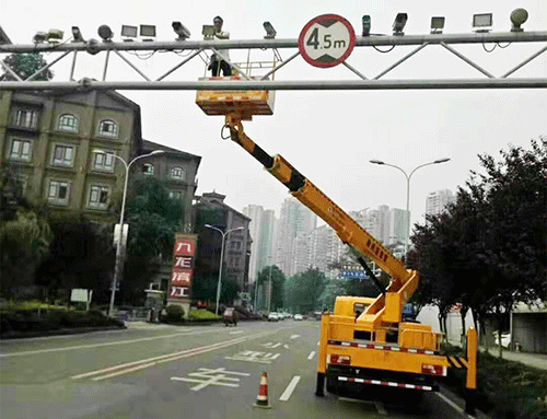 道路護欄施工設備